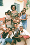 Gloria Arjeh-Steffen mit African Angel Kids in Ghana